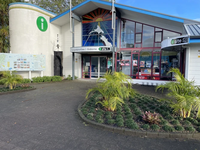 Tūranganui-a-Kiwa Gisborne isite Visitor Information Centre