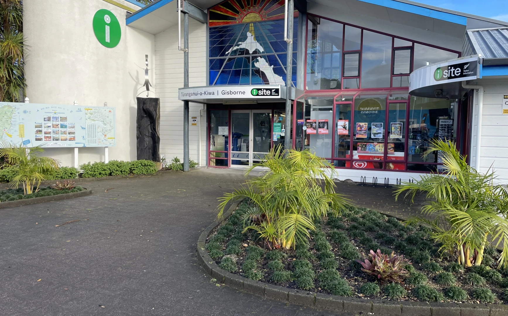 Tūranganui-a-Kiwa Gisborne isite Visitor Information Centre