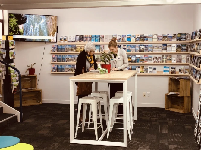 Tūranganui-a-Kiwa Gisborne isite Visitor Information Centre