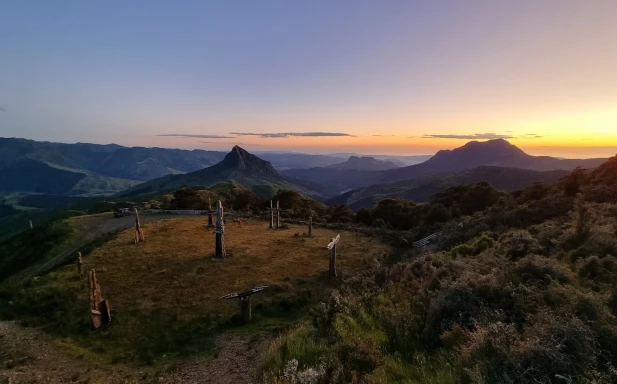 Maunga Hikurangi Te Urunga Tu Sunrise Tour