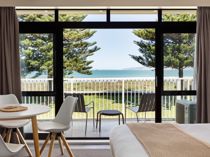 Whispering Sands Beachfront Motel