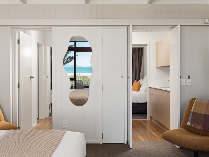 Whispering Sands Beachfront Motel