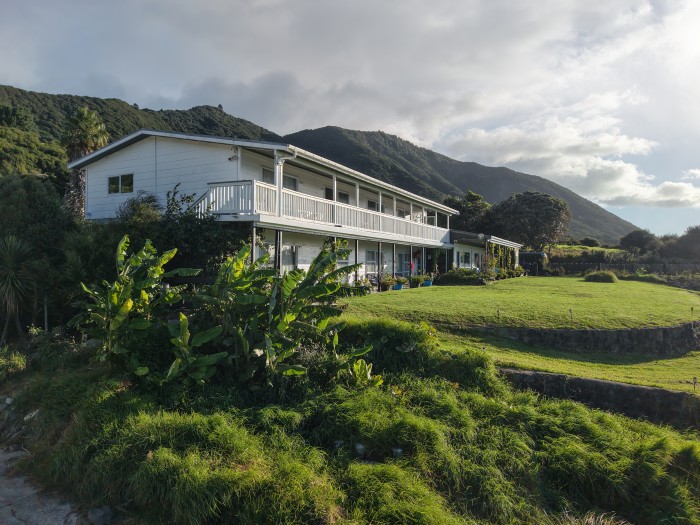 Lottin Point Motel
