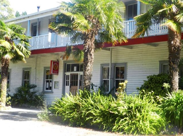 Te Puia Hot Springs Hotel