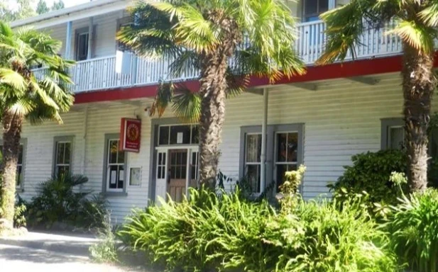 Te Puia Springs Hotel