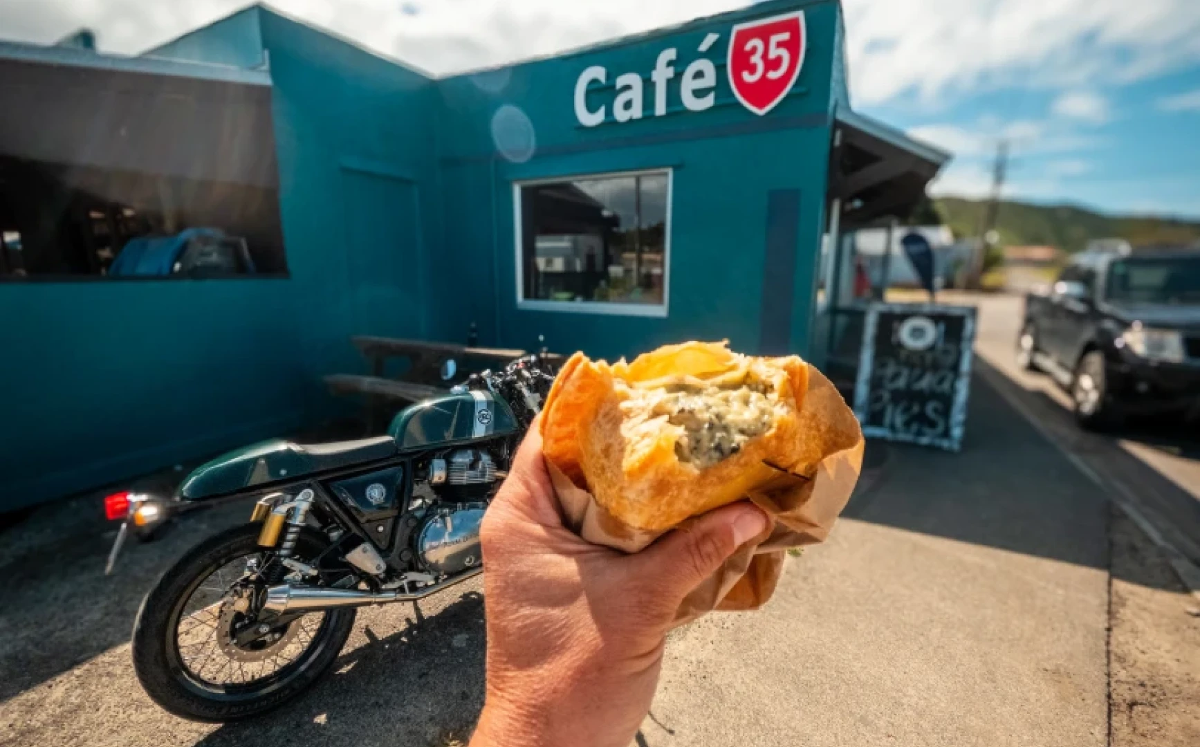 CAFE 35 35