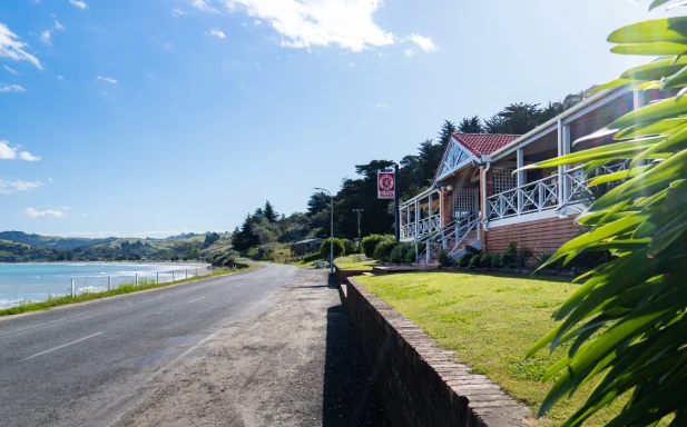 Te Puka Tavern Tokomaru Bay 14