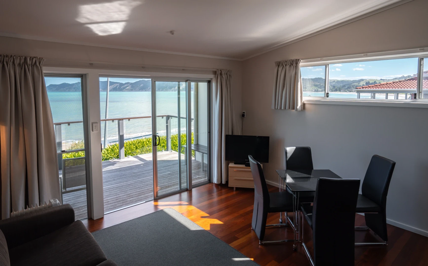 Te Puka Tavern Tokomaru Bay 8