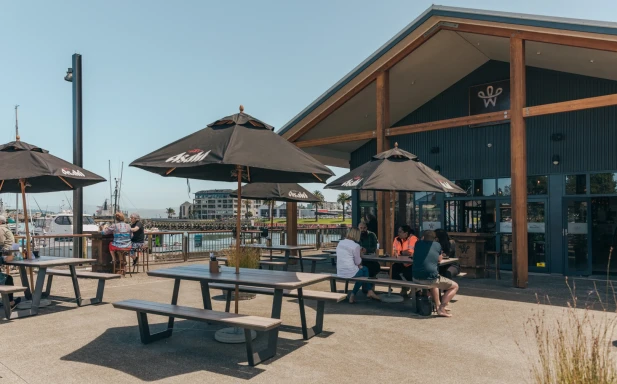 Wharf Bar Grill 18