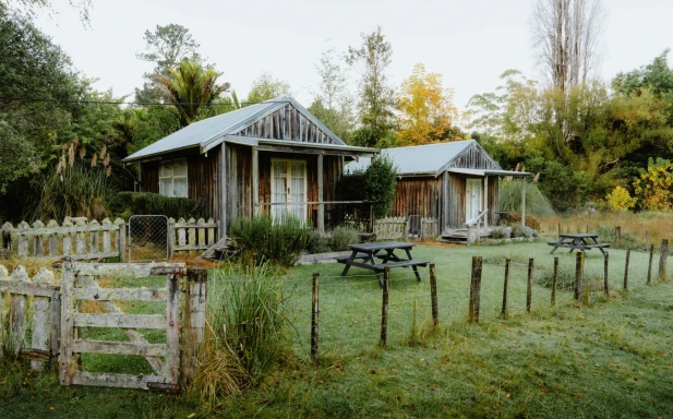 MorereLodge001