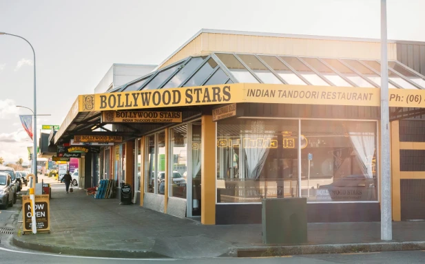 Bollywood GISBORNE 12
