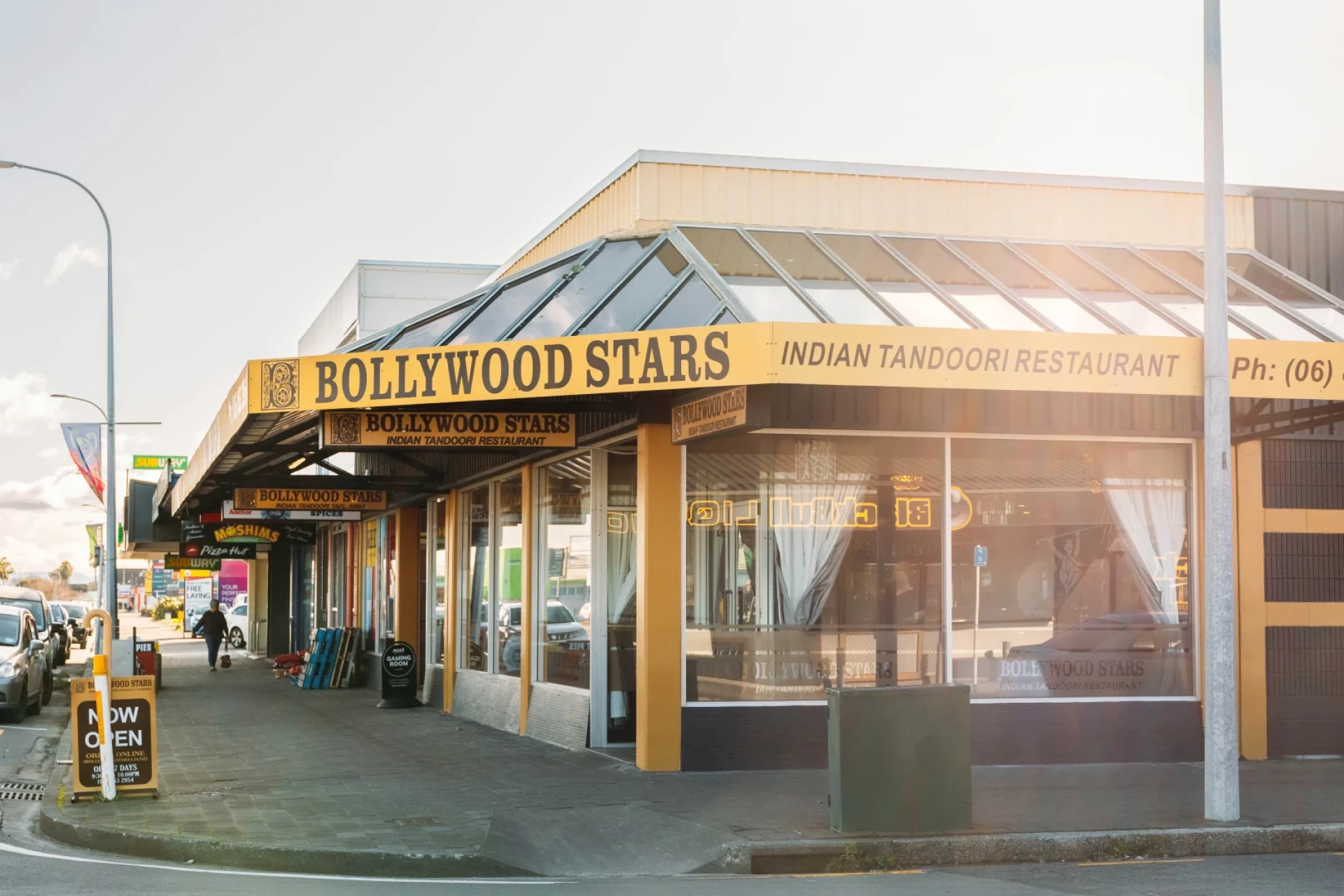 Bollywood GISBORNE 12