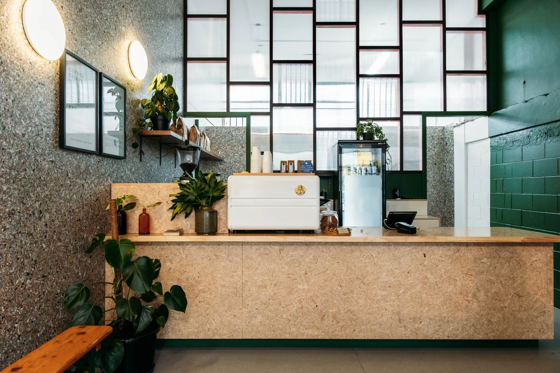 Mr Cliftons   GISBORNE 1