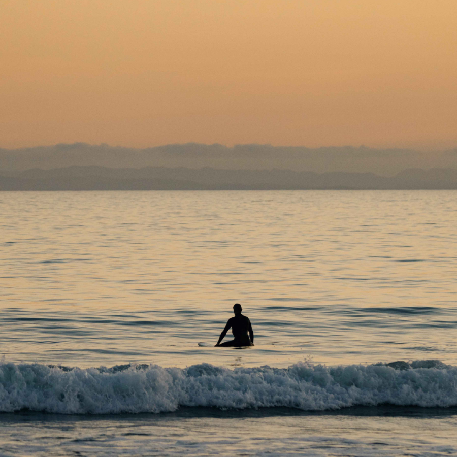 Midway / Pipe surfing